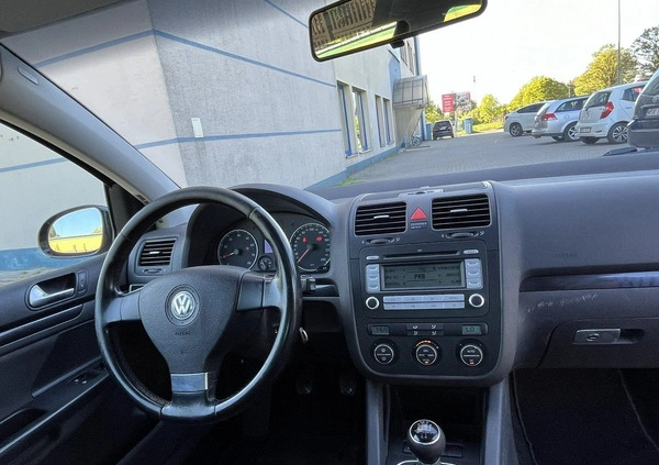 Volkswagen Golf cena 10900 przebieg: 259000, rok produkcji 2007 z Margonin małe 277